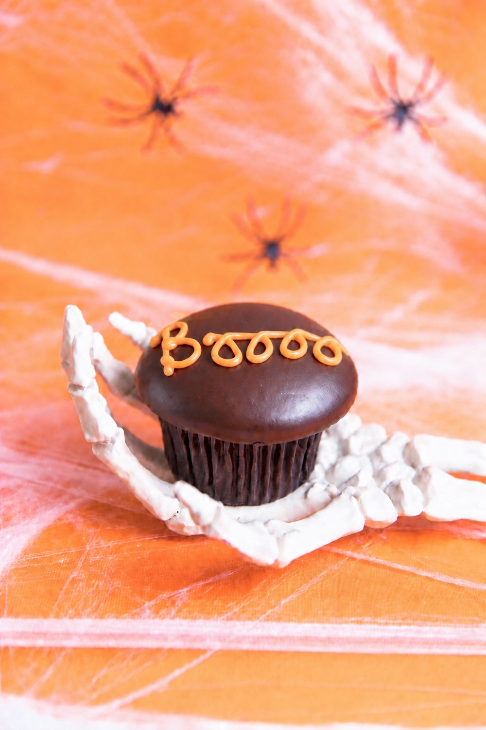 BOO-stess!