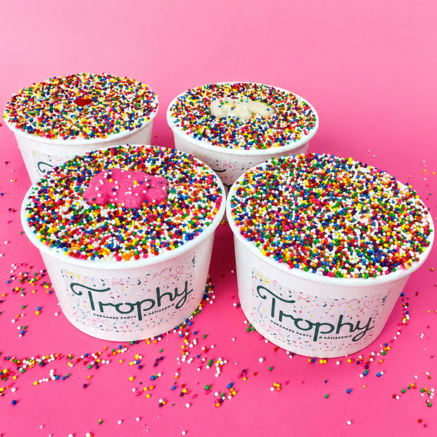 Trophy Dot Cakes