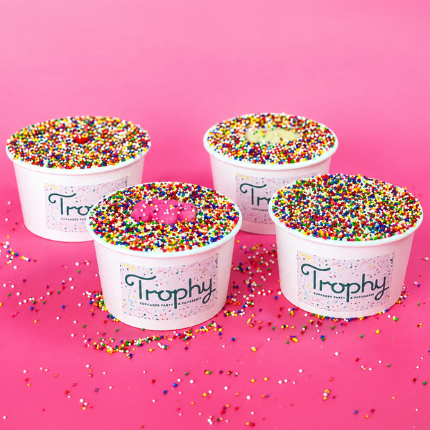 Trophy Dot Cakes