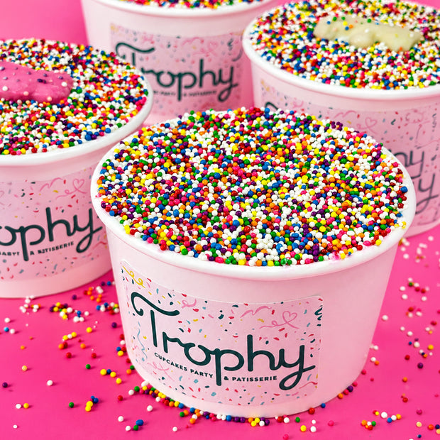 Trophy Dot Cakes