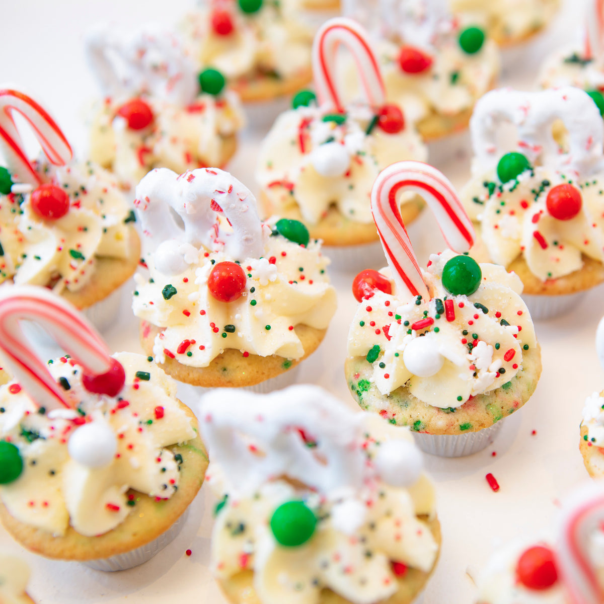 2 Dozen Holiday Yumfetti® Minis