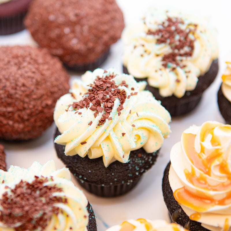 Trophy Favorites Dozen - INT-Trophy Cupcakes