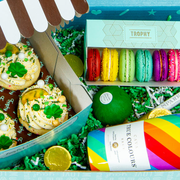 St. Patrick's Gift Box with wine-Trophy Cupcakes